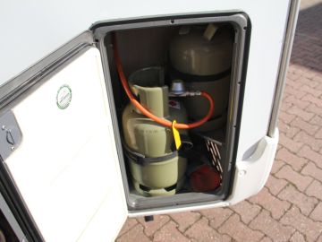Bürstner BUT569 Nexxo T569 | Vast Bed | Kleine Camper| Elektrische Trap| Douche| Frans Bed